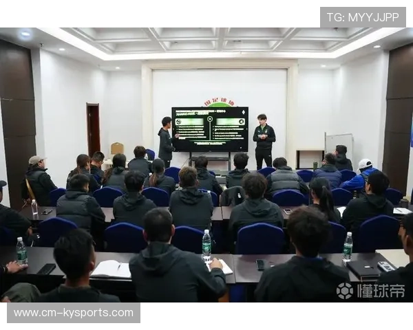 足球俱乐部青训营与教育部门联合举办赛场文化讲座，足球青训俱乐部管理制度